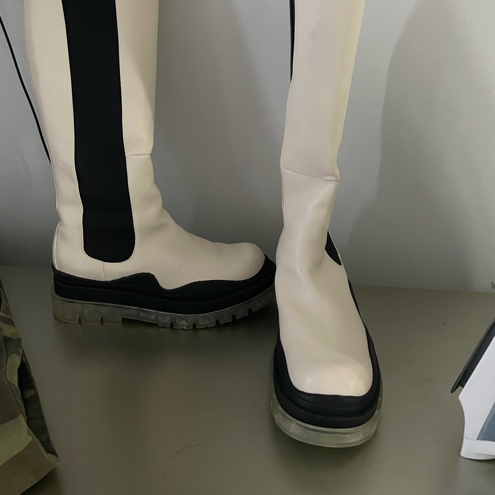 Tire inspired boot !
